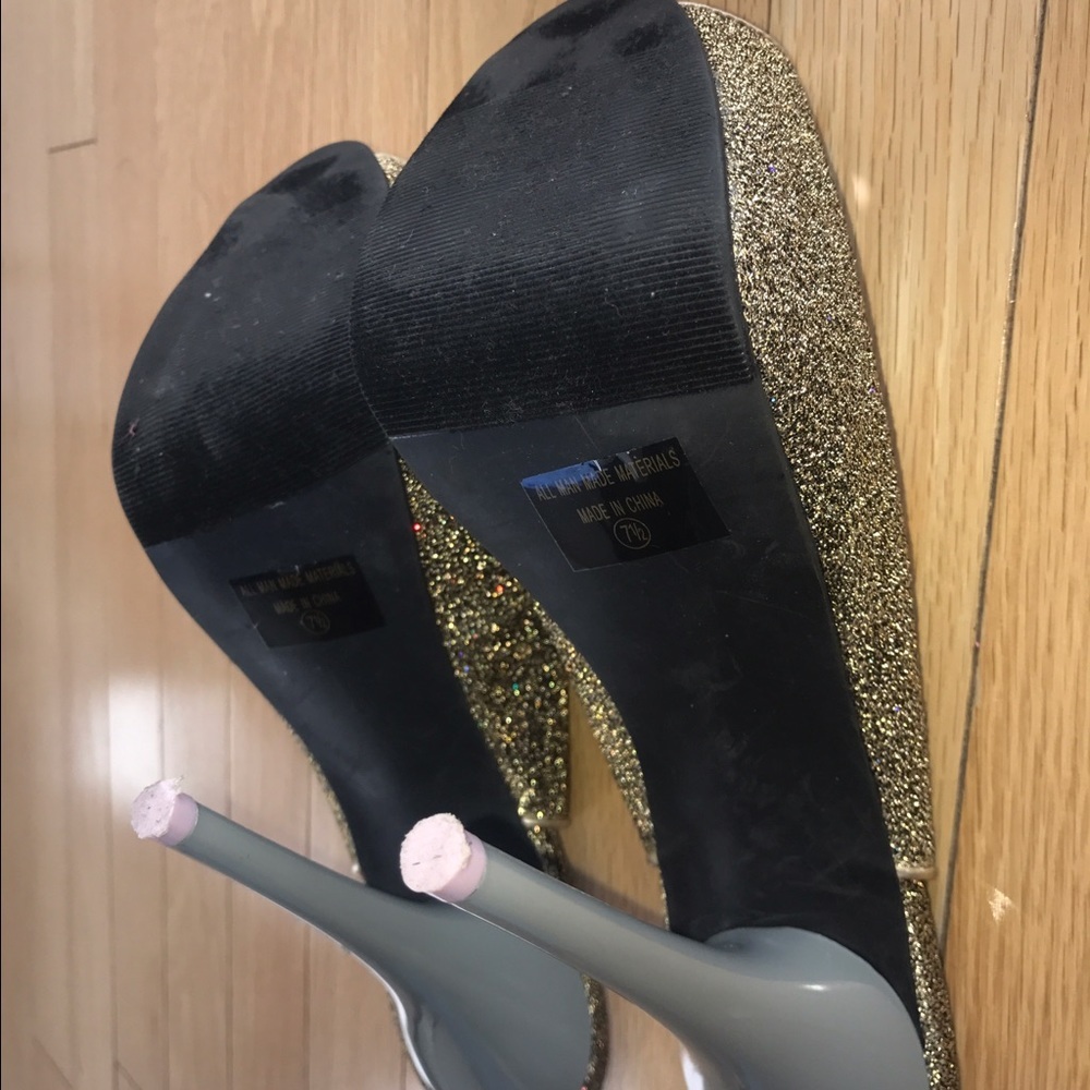 ✨GLITORAI GOLD OPEN TOE CELIA CITY GAL SHOE✨ - Picture 3 of 4